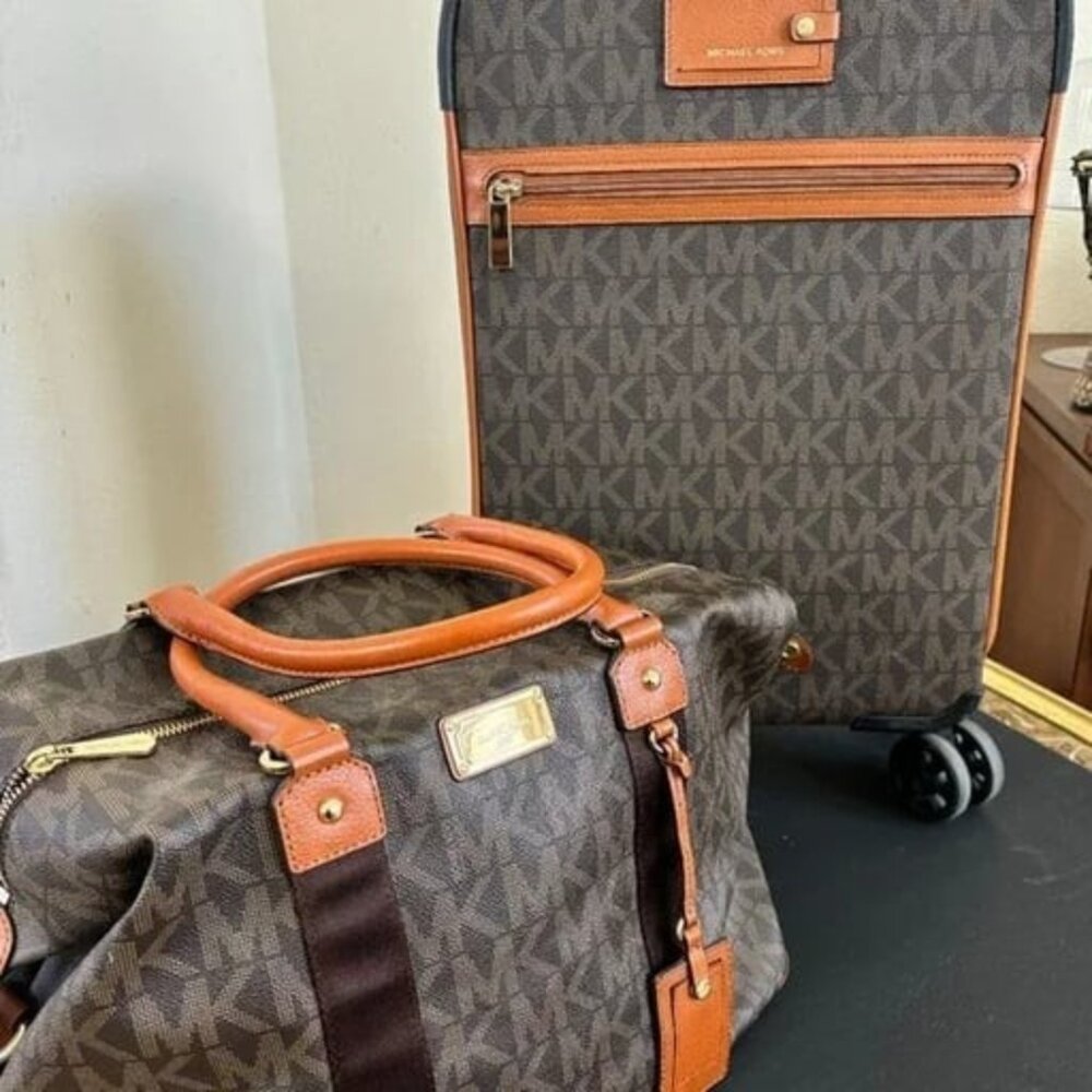 Michael Kors Travel set